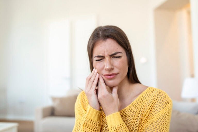 Severe Toothache? When to Call an Emergency Dentist