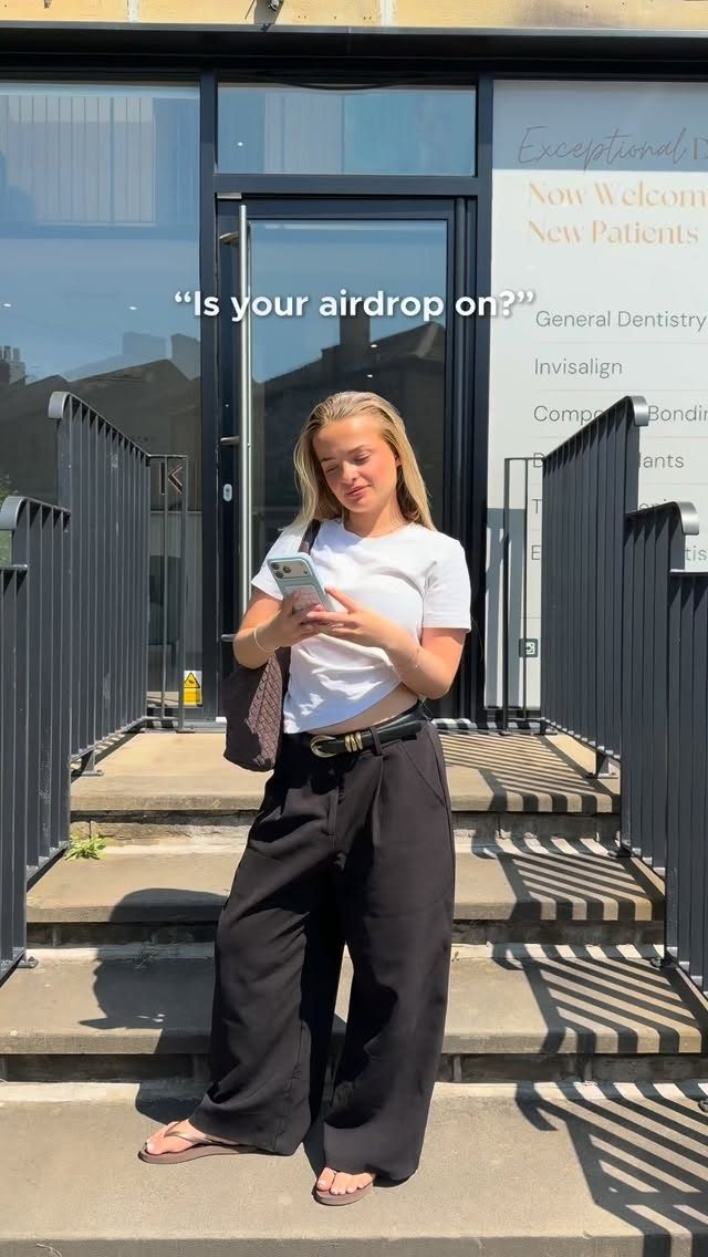 Is your airdrop on? 👀

A fresh new smile, created with Composite Bonding, designed to enhance @millymp__ smile with beautifully natural-looking results 🤩🦷

#ArkDentistry #CompositeBonding #SmileTransformation #Trend